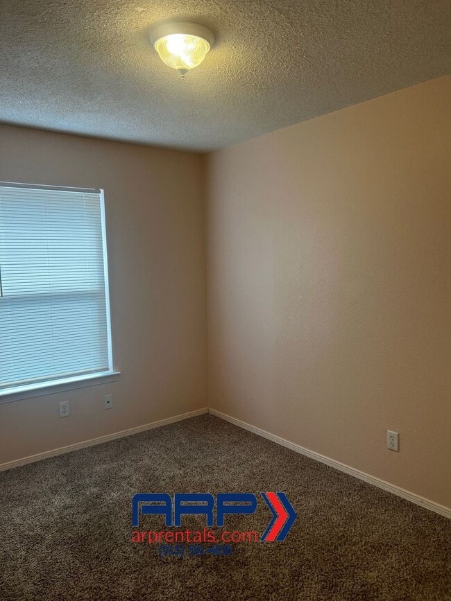 Building Photo - AMAZING EASTSIDE HOME