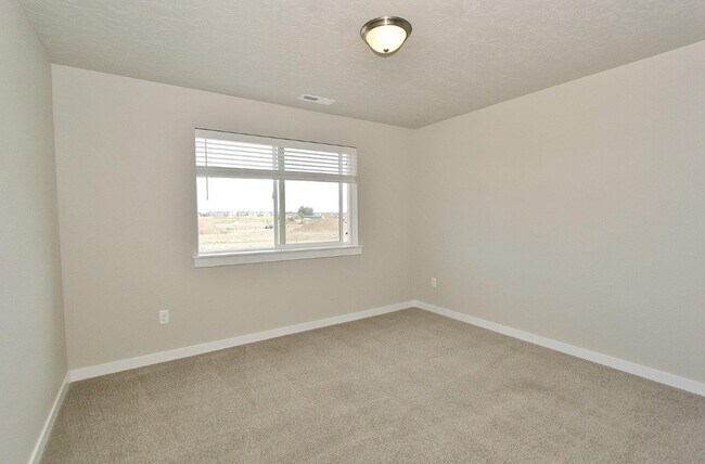 Building Photo - 496 N Tessa Ln