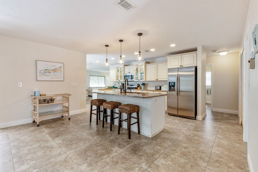 Building Photo - 427 Bellini Cir