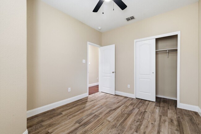 Building Photo - Updated Home with Office and Open Layout