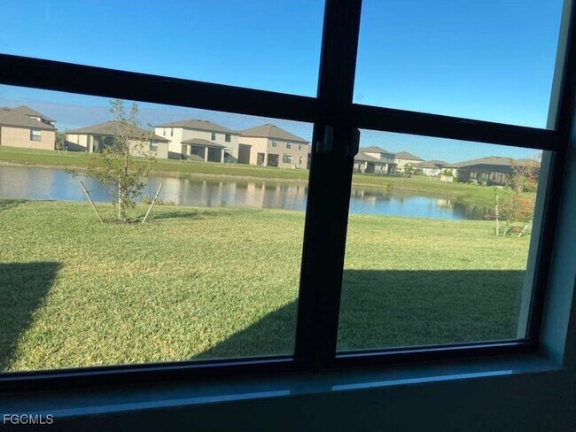 Building Photo - 3261 Altimira Dr