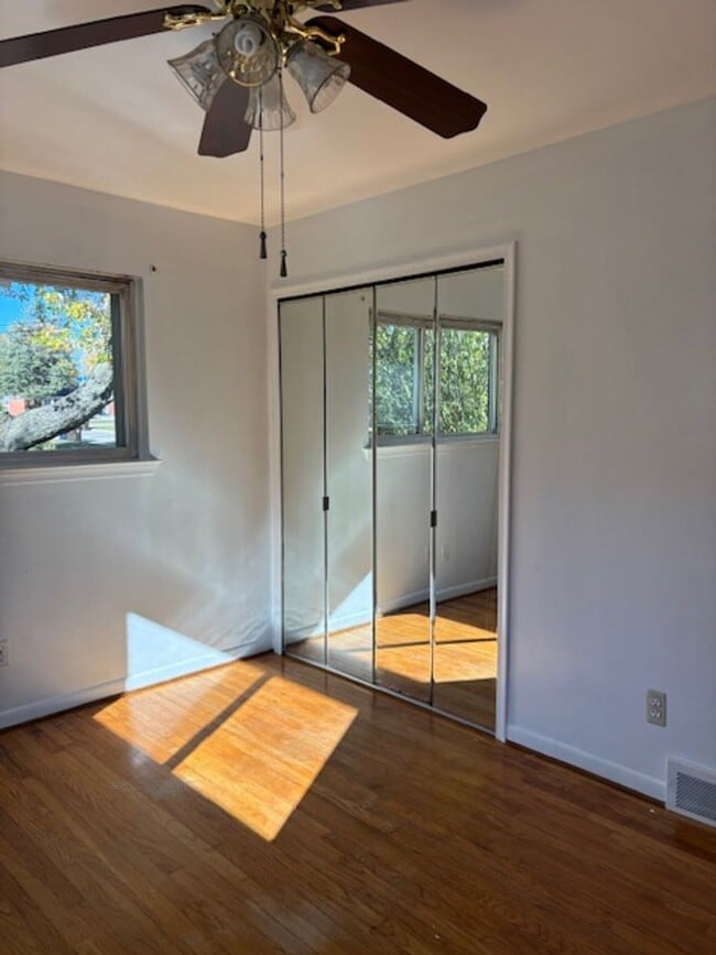 Building Photo - 3 BED, 1.5 BATH IN DOWNTOWN PLYMOUTH