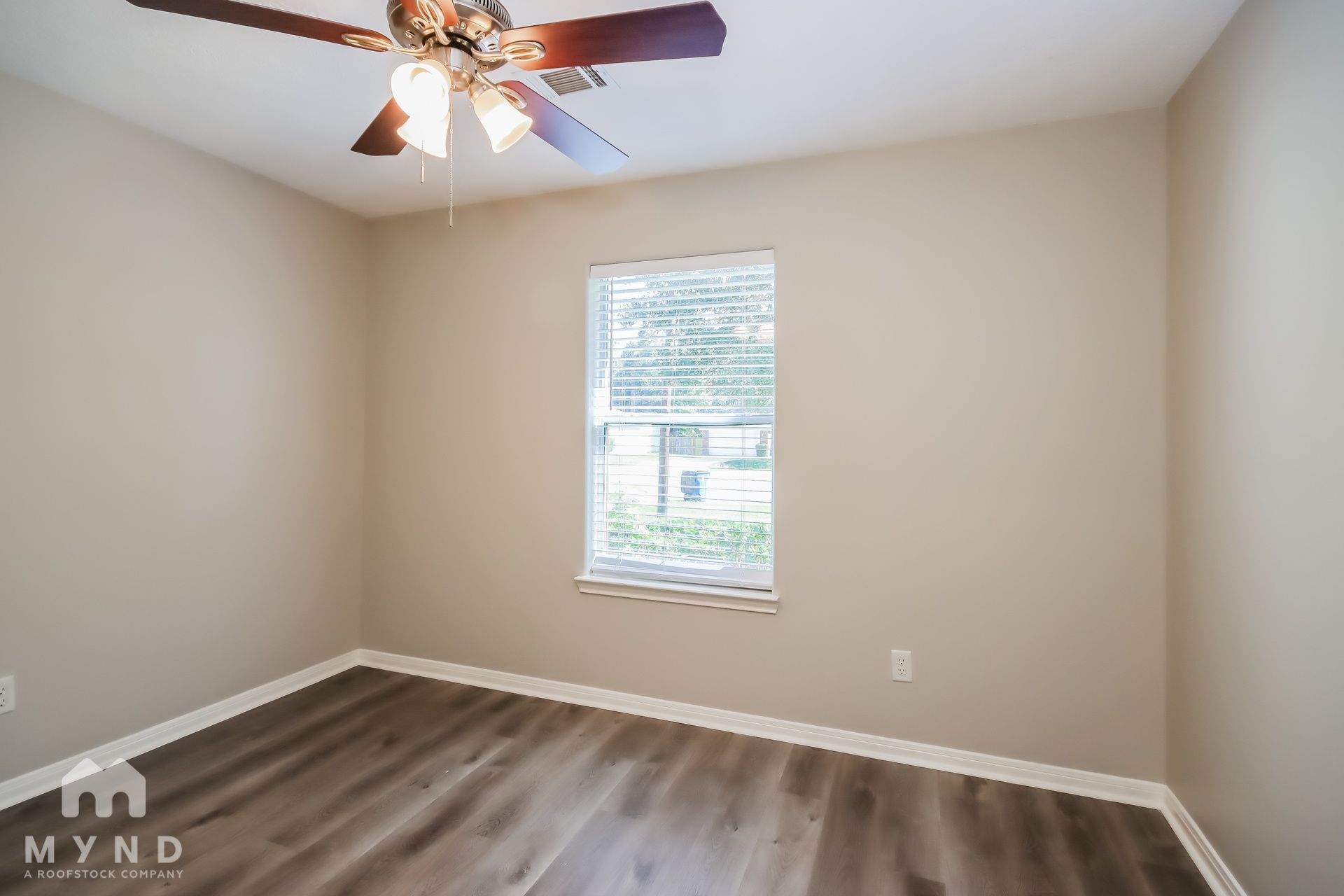 Building Photo - 16376 River Fall Ct