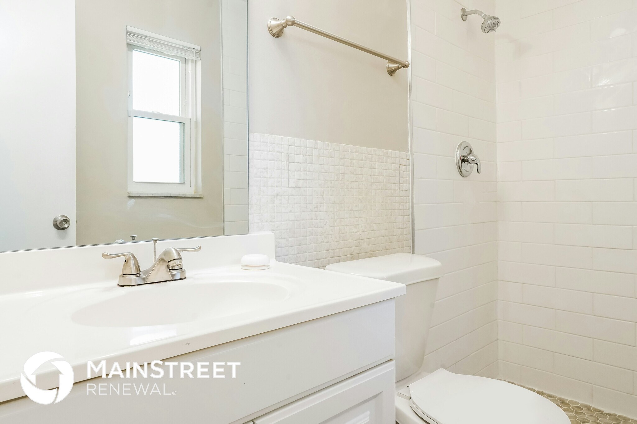 Building Photo - 913 Redwood Ct