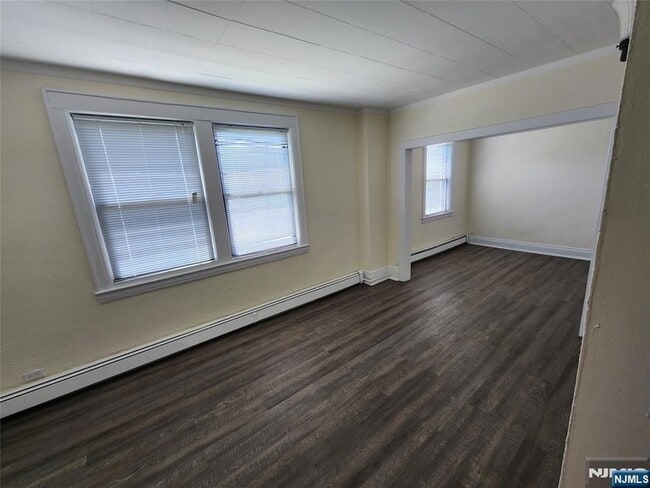 Building Photo - 432 Broad Ave