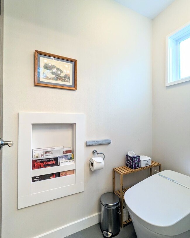 Building Photo - Remodeled Home Next To Zilker Park - 3 BR / 2 BA