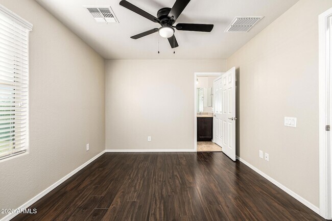 Building Photo - 10809 W Saddlehorn Rd