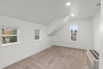 Building Photo - For Rent – 1 Bed / 1 Bath Apartment in Lakewood