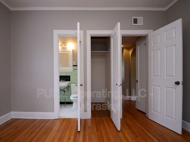 Building Photo - 406 N 49th St