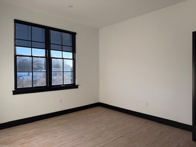 Building Photo - 41 Larry Holmes Dr