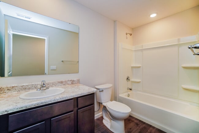 Building Photo - 2233 Woodson Dr