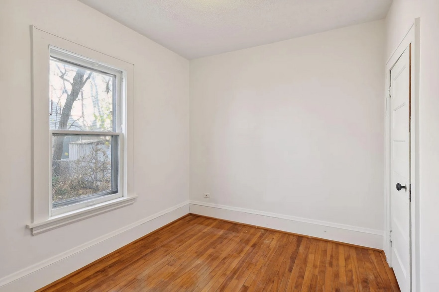 Building Photo - 104 W 27th St