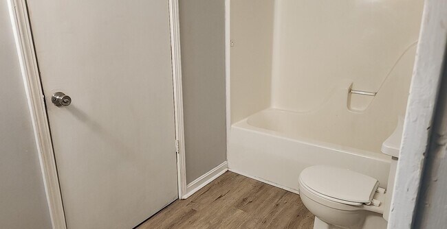 Building Photo - 939 Clay St