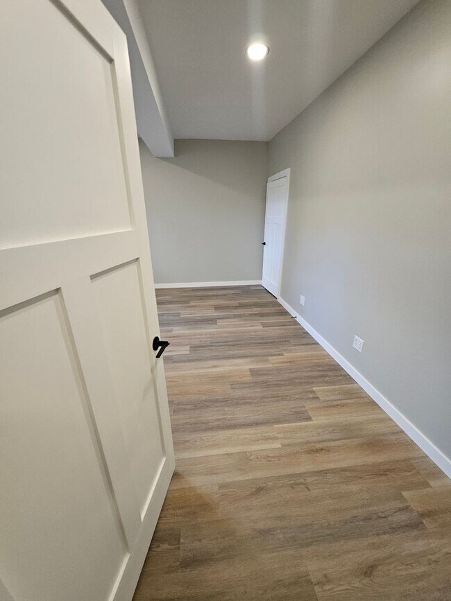 Building Photo - Brand new 1 bed apartment