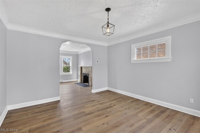 Building Photo - 231 E 210th St