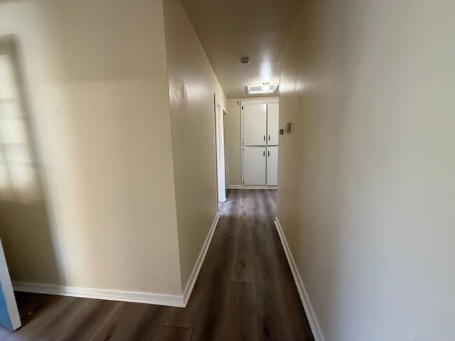 Building Photo - 1420 Primrose Way
