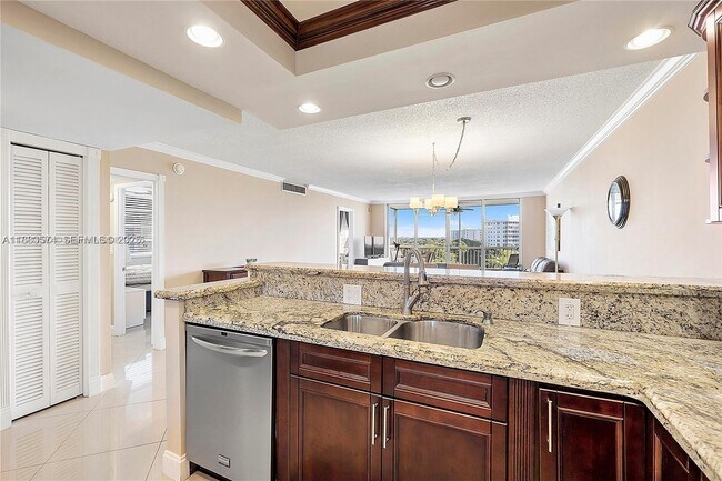 Building Photo - 2940 N Course Dr