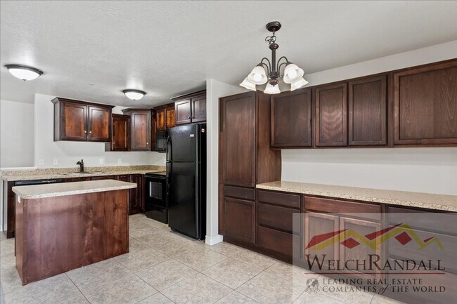 Building Photo - Beautiful 3 Bed 2 Bath Condo in Layton