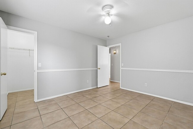 Building Photo - Johnson Ranch 3 Bedroom! Tile Throughout All Appliances!