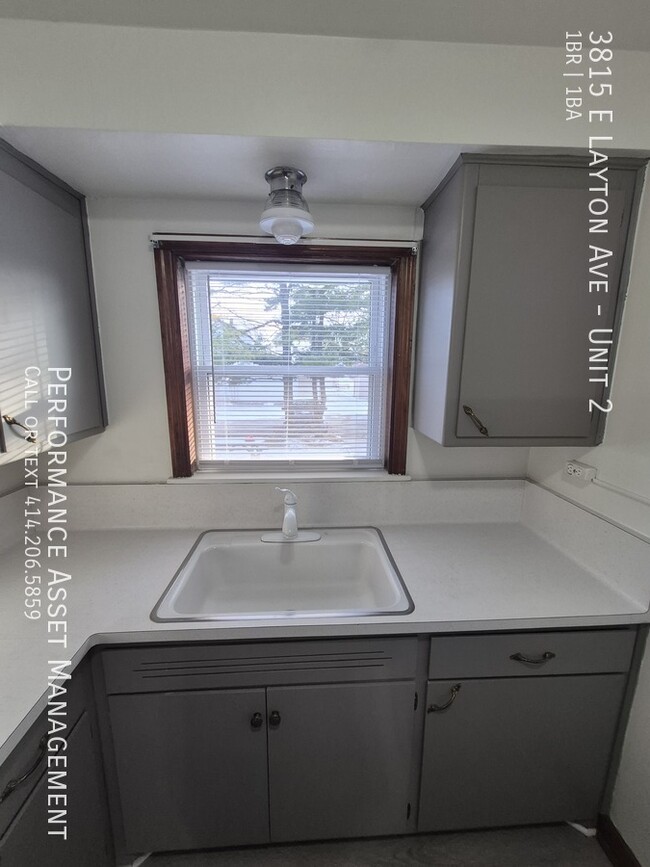 Building Photo - Cozy 1BD/1BA Cudahy Apartment