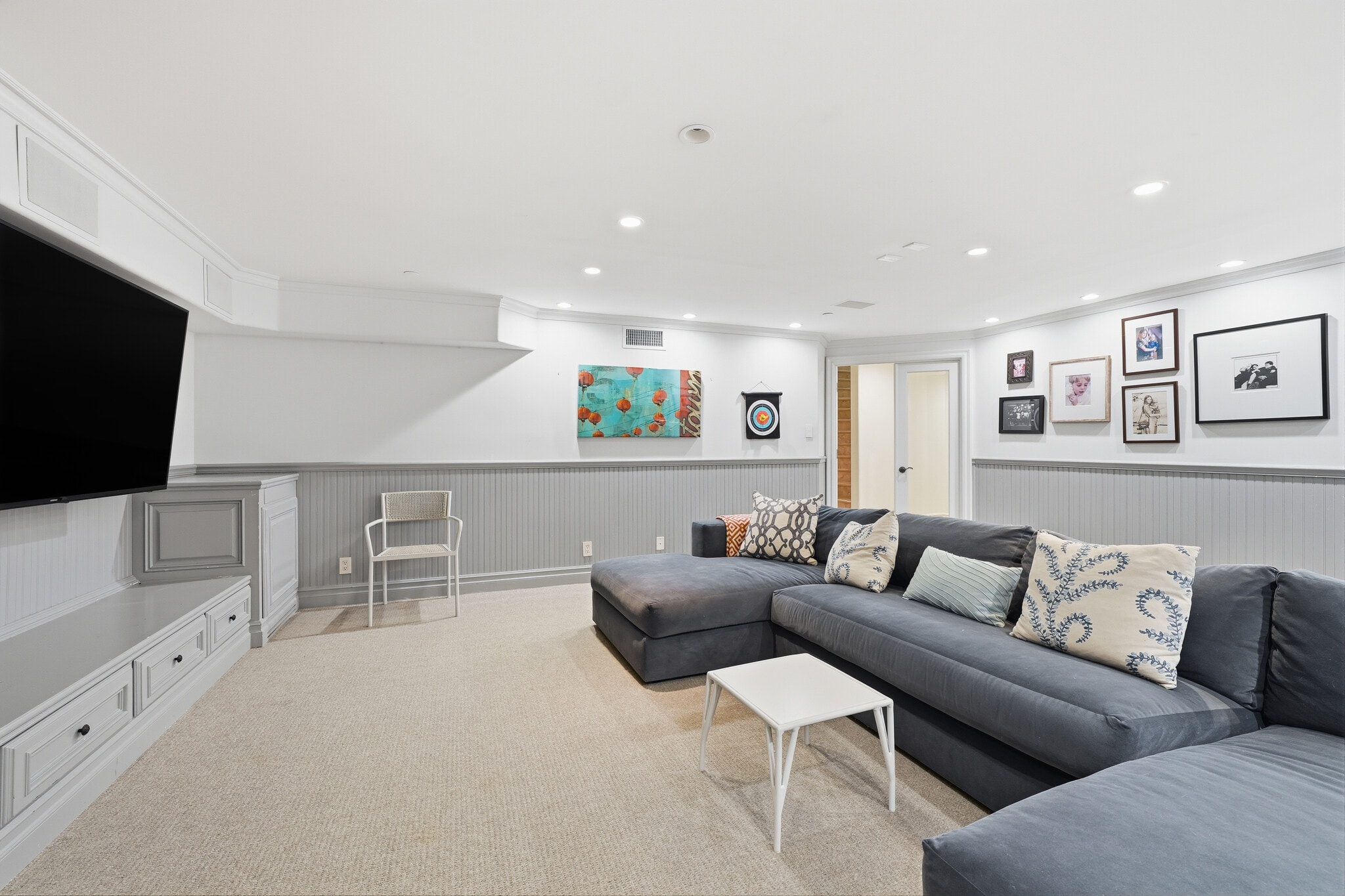 Building Photo - 108 S Poinsettia Ave