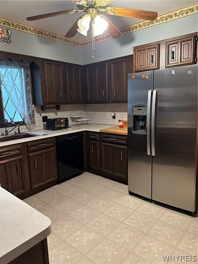 Building Photo - 237 North Park Ave