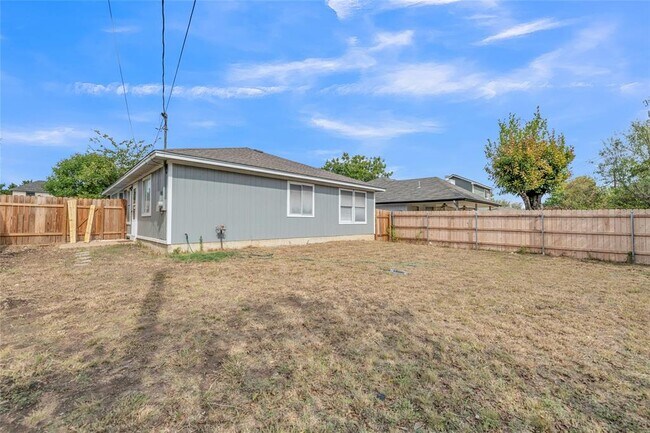 Building Photo - 1507 Hollow Tree Blvd