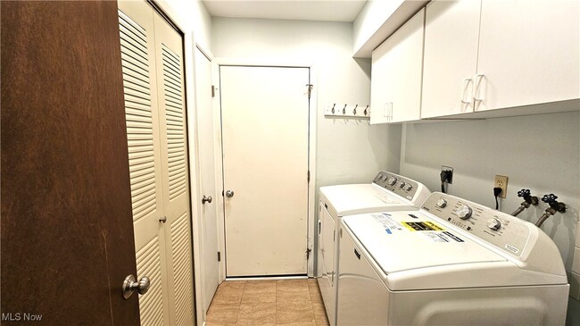 Building Photo - 1771 Rolling Hills Dr