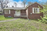Building Photo - 17 Brookside Ave
