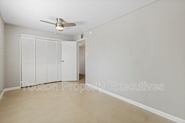 Building Photo - 3317 N Howard Blvd