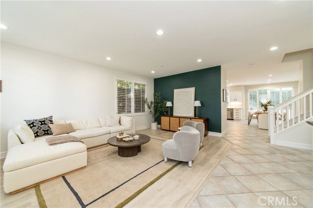 Building Photo - 3 Birchwood