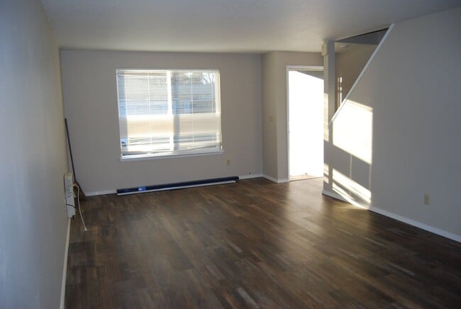Building Photo - 505 Michelle Ct