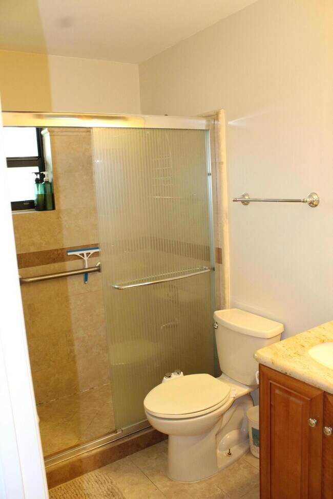 Building Photo - 4595 Laurel Tree Rd