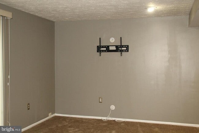 Building Photo - 7345 Branchwood Terrace