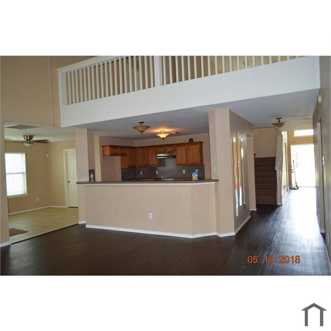 Building Photo - 815 Hillock Bluff Cir