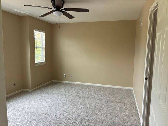 Building Photo - 3383 Kentshire Cir