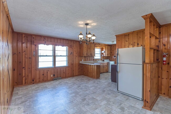 Building Photo - PRINCETON Brick Ranch w/ 3 BR | 1.5 BA  *Lawn Care Included*