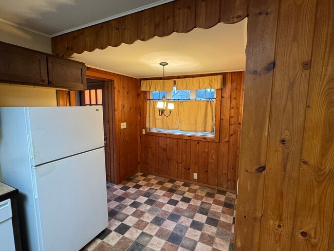 Building Photo - 3-Bedroom, 2-Bath Home for Rent in Quiet E...