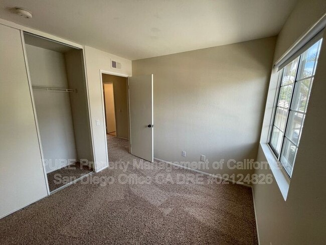 Building Photo - 2203 Willow Creek Cir