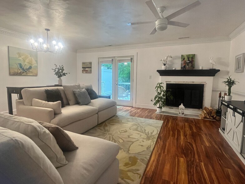 Building Photo - 4601 Merrimac Ln