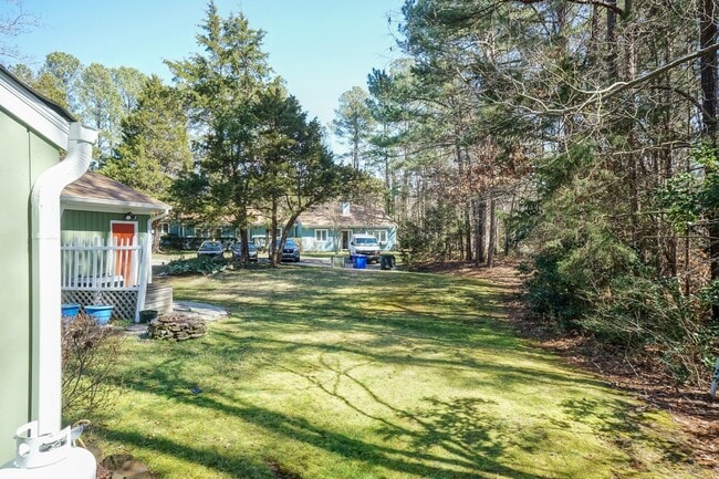 Building Photo - One Bedroom Home!