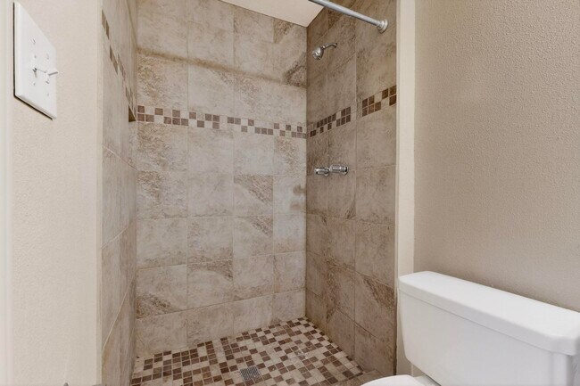 Building Photo - 222 Shannon Pl NW