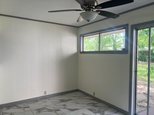 Building Photo - 2464 Kensington Dr