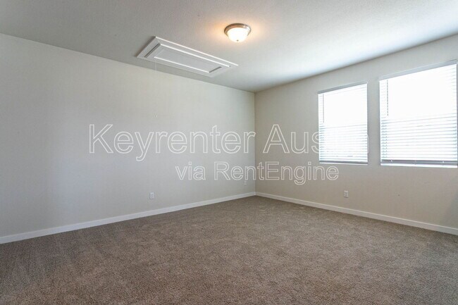 Building Photo - 2308 Mazmorra St