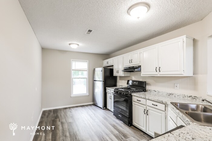 Building Photo - 368 Lakeridge Ct