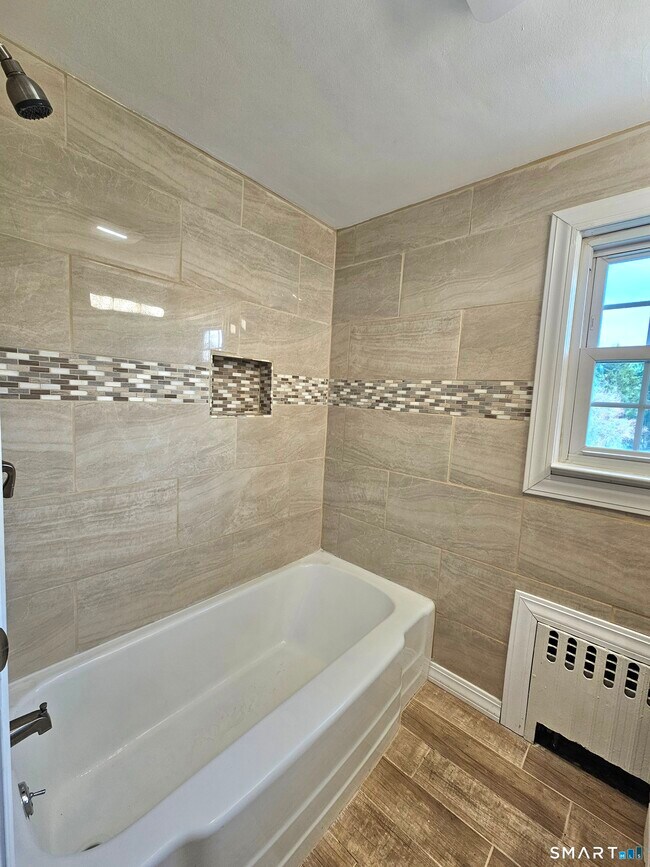 Building Photo - 2071 Middletown Ave