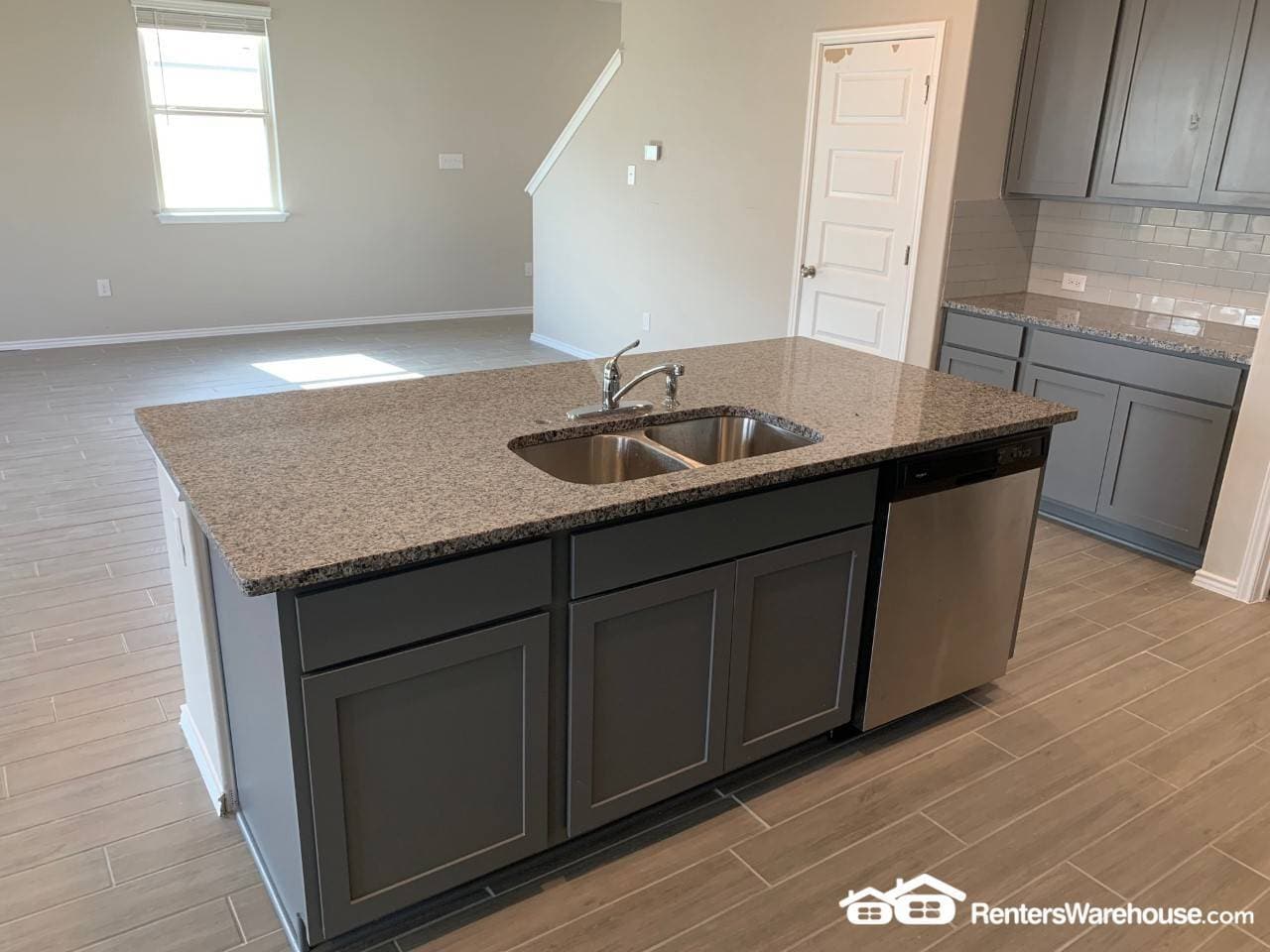 Building Photo - 252 Kinsley Wy