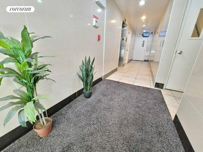 Building Photo - 443 Winthrop St