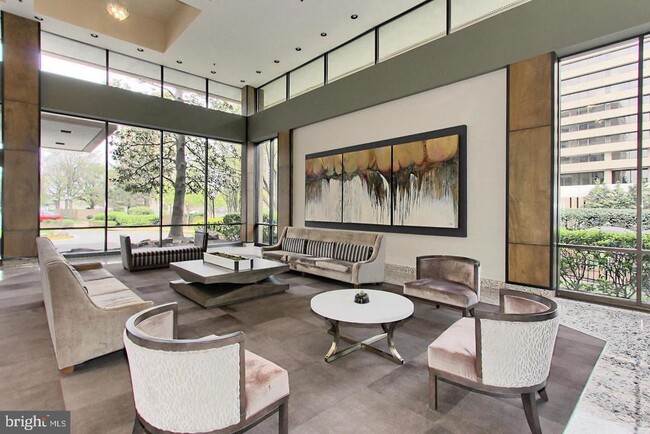 Building Photo - 3713 S George Mason Dr