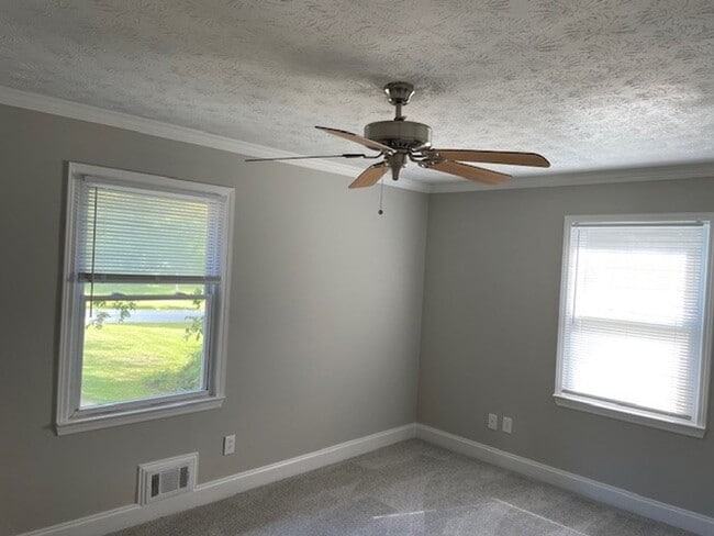 Building Photo - 705 Georgia Ave